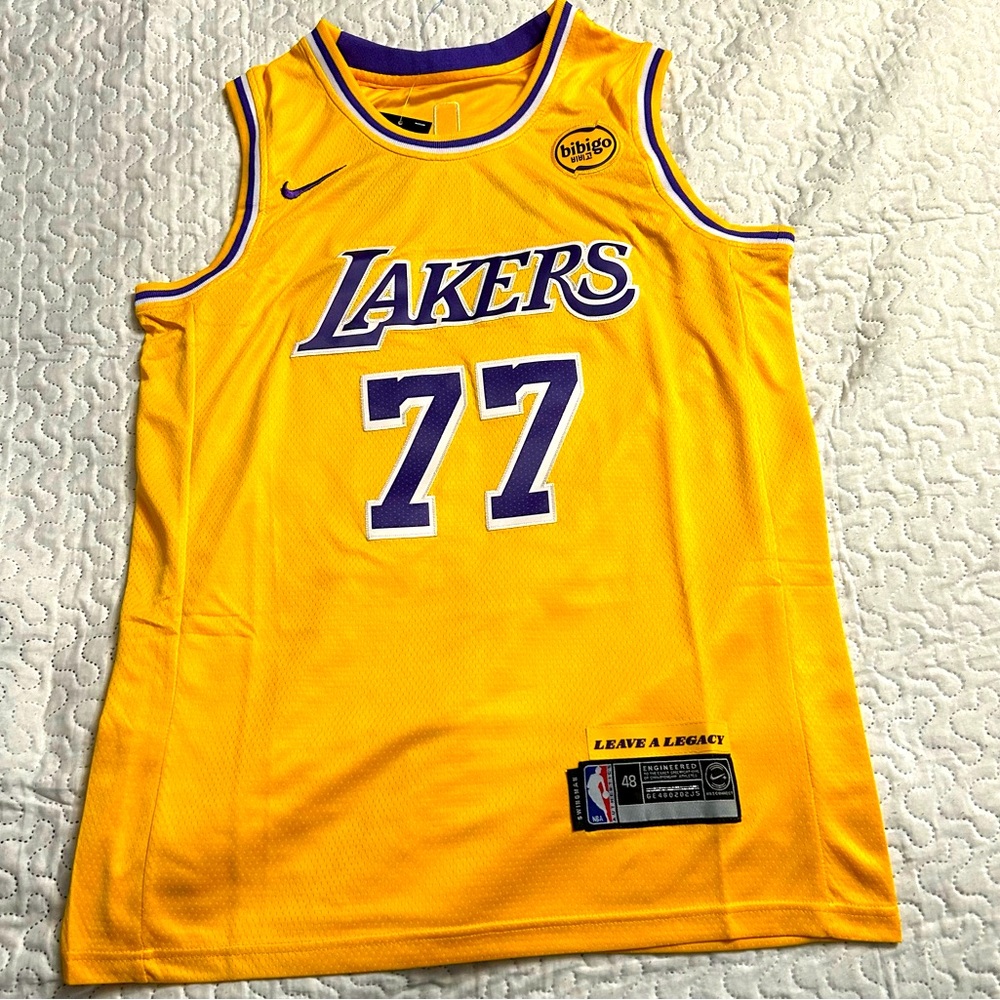 Nike Lakers Yellow Jersey